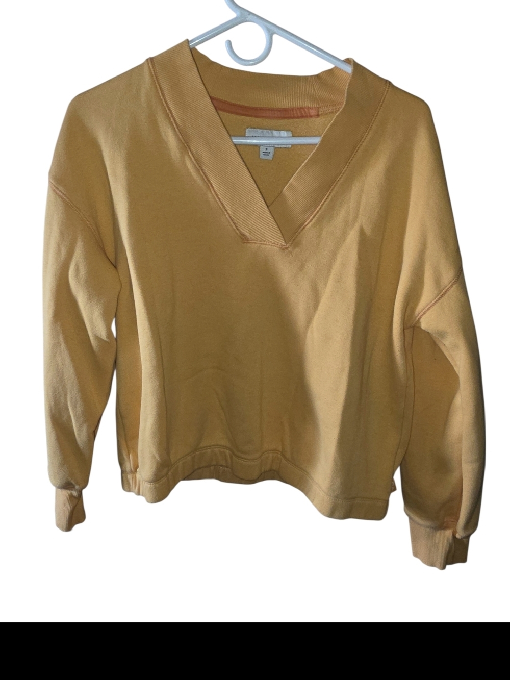 4/8/122. Free Assembly Classic V-Neck Sweater